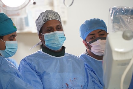 CNC : une équipe mauritano-saoudienne du cœur réalise une première en Afrique de l’Ouest - En images