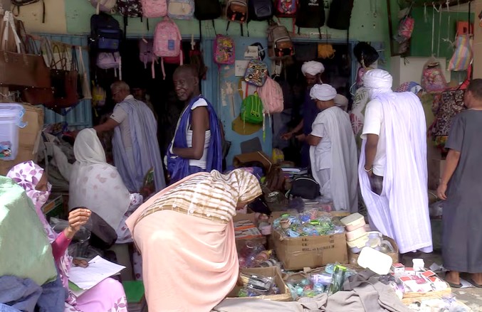 Vidéo. Mauritanie: ruée vers des fournitures scolaires trop chères pour les parents d’élèves