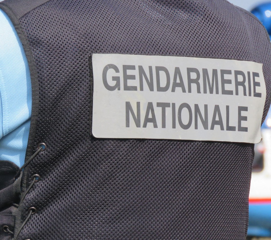 Dar Naïm : la gendarmerie démantèle une fabrique artisanale d’alcool et saisit 60 litres de boisson
