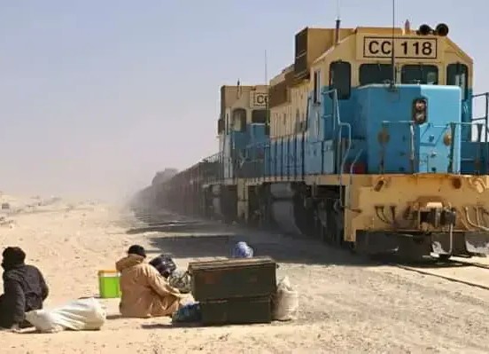 Le mouvement des trains entre Zouerate et Nouadhibou arrêtés pour des travaux sur la voie ferrée 