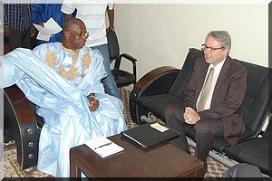 L'ambassadeur de France en Mauritanie au siège des FPC à Nouakchott à Nouakchott